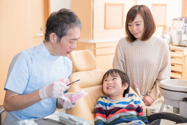 子ども　歯科定期検診